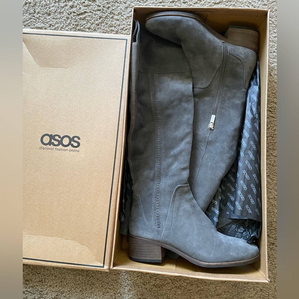 Vince Camuto Kochelda Over-the-Knee 8.5 medium